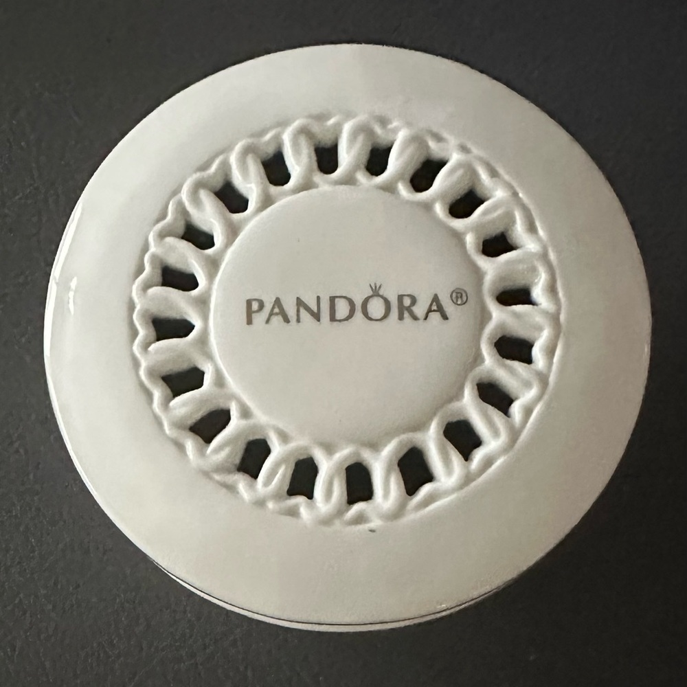PANDORA!!! Limited Edition White Porcelain SilverTrimmed Round Jewelry Box